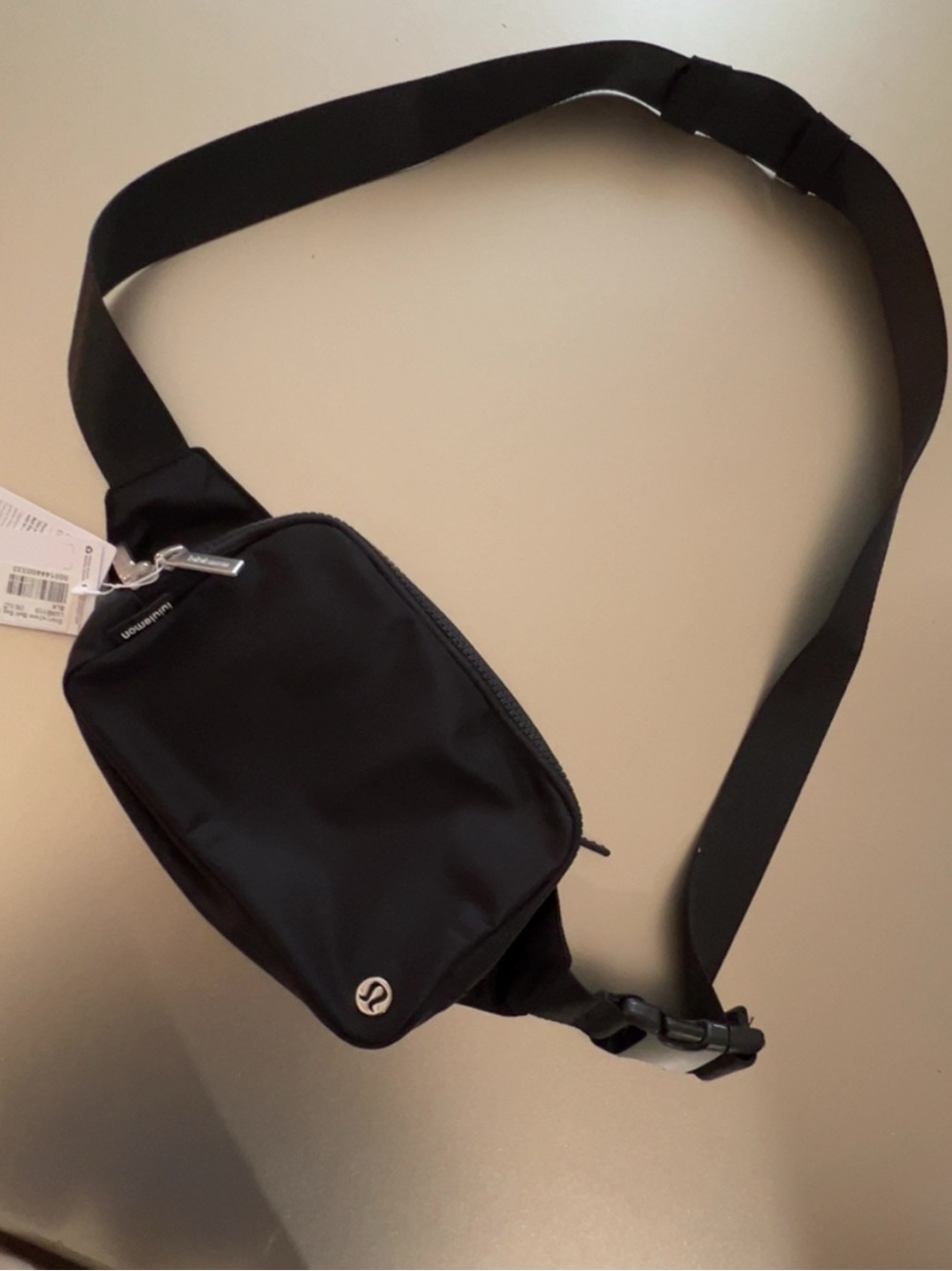 Lululemon Everywhere Belt Bag Large Black NWT One Size - Picture 2 of 6